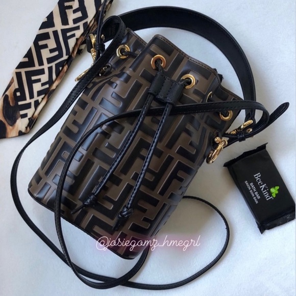 Fendi Handbags - FENDI Mon Tresor bucket bag
